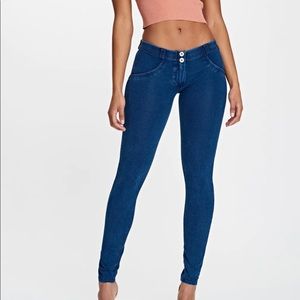 24 HOUR SALE - Freddy jeans - size 6 💙